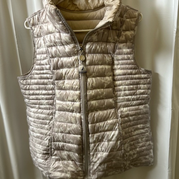 Nautica Light Tan Reversible Puffer Vest - Picture 5 of 6